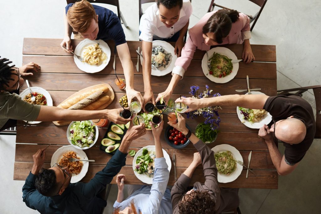 How to Host the Ultimate Dinner Party without the Stress